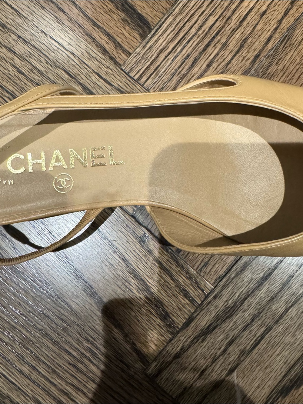 CHANEL Beige and Black Slingback Flats - Picture 7 of 9